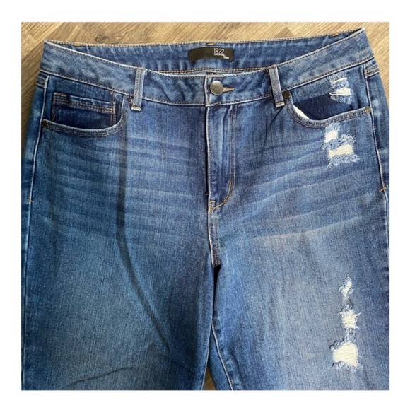 1822 Ripped Straight Leg Jeans - Picture 5 of 9